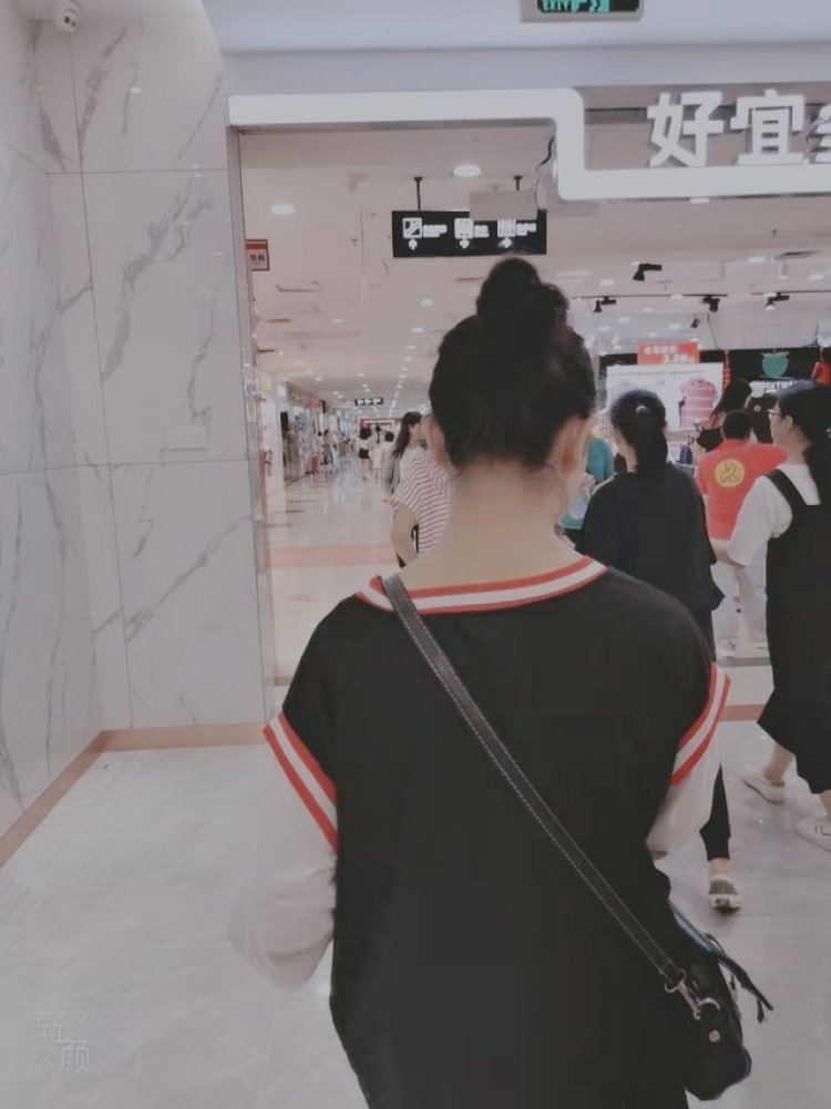 始冰廿四-广东省·惠州市·惠城区-抖音,微博,朋友圈-会拍照,会弄很多发型,服装搭配