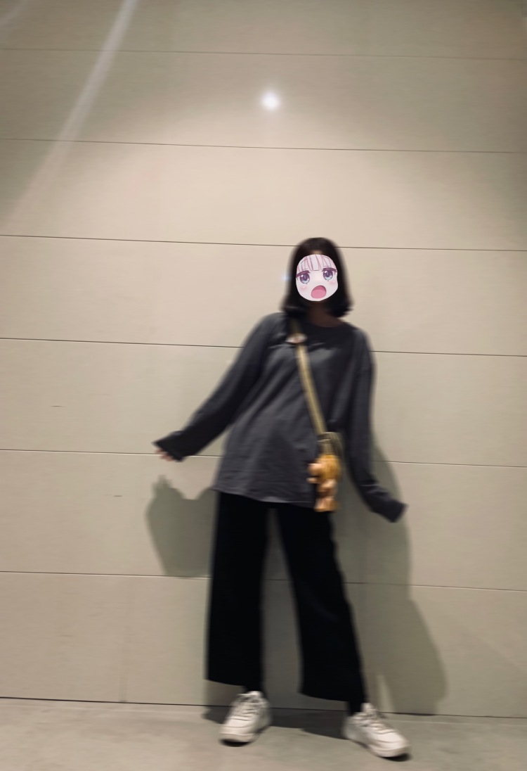 小蘑菇咔咔咔-广东省·江门市·新会区-抖音 微博-会拍照 会ps 风格多变 身高158 体重88
