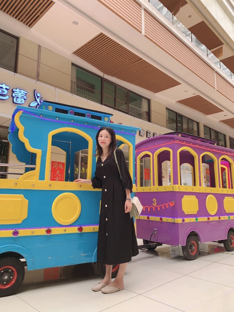 liugarly-广东省·肇庆市·广宁县-抖音,微博,***-偏瘦型,驾驭多种风格,会p图,脾气好,出图快