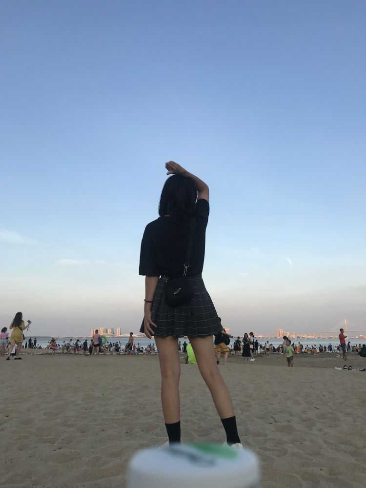 杨咩咩-广东省·湛江市·遂溪县--时间充裕,出图率高,会拍照p图。能驾驭各种风格,服装饰品都可。身高159,体重88斤,欢迎联系!