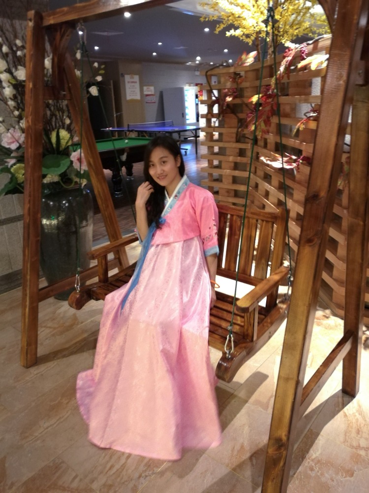 😘格格-上海市·上海市·浦东新区-抖音号8884574-抖音粉丝1万多,点赞量109万,可甜可盐,可拍照表演唱歌讲课广告