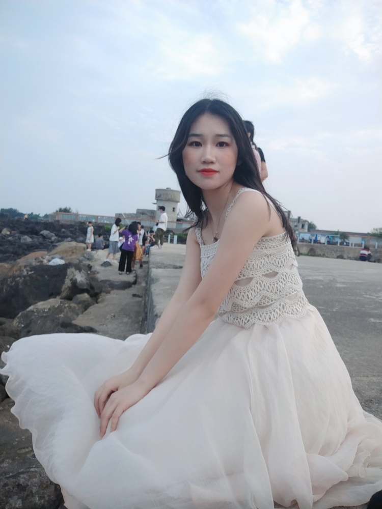 丶LUNA-广东省·湛江市·赤坎区-抖音-抖音大号粉丝3.5w 小号1千多
网拍模特兼职 买家秀 ,长文字,小视频,❤️价格无所谓❤️喜欢单纯拍照,以前在服装店有做过拍衣服 !
鞋码:35/36
上衣/连衣裙:s/xs
下身,s ,xs
肤色(白皮)
懂PS 美图 视频剪辑,自带ps,pr软件,有相机
只接寄拍 不约拍(不接有尺度)乱七八糟的不要来谢谢
大学赚点生活费