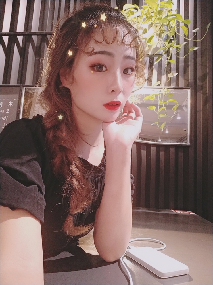 -河北省·保定市·定兴县-抖音-爱拍照,会修图,买家秀找我,服装,饰品鞋帽包包秀都可以接,会各种搭配,快来找我接单吧
