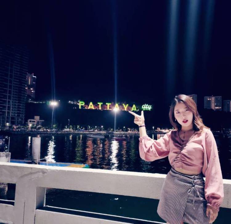 井静✌-广东省·深圳市·宝安区--拍照,会p图,买家秀 服装,饰品鞋帽包包美瞳都可接,会各种搭配,有需要可找