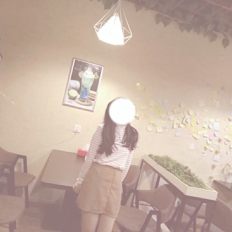 _不思议-江西省·九江市·都昌县--会拍照会p图，寄拍可送拍，
擅长小清新风学院风，成熟风也可
对镜，自拍，外景拍都可