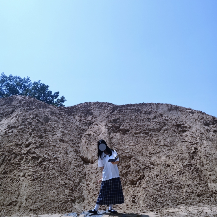 _不思议-江西省·九江市·都昌县--会拍照会p图，寄拍可送拍，
擅长小清新风学院风，成熟风也可
对镜，自拍，外景拍都可