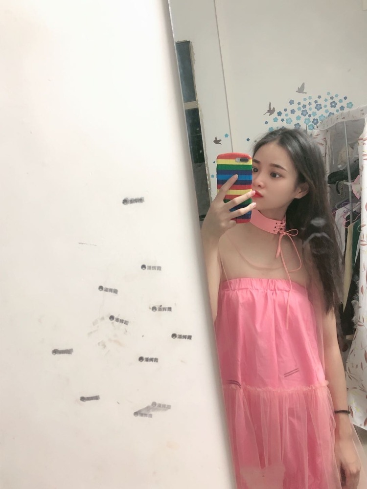 潘漂亮🌻-贵州省·六盘水市·水城县-快手-喜欢拍照 喜欢衣服 接受寄拍