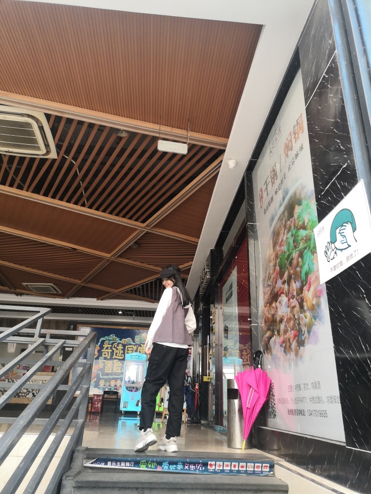 🍀-广东省·汕头市·潮阳区-抖音-会拍照 可以接寄拍 服装包包首饰,保守主义者 蟹蟹,你我合作指日可待