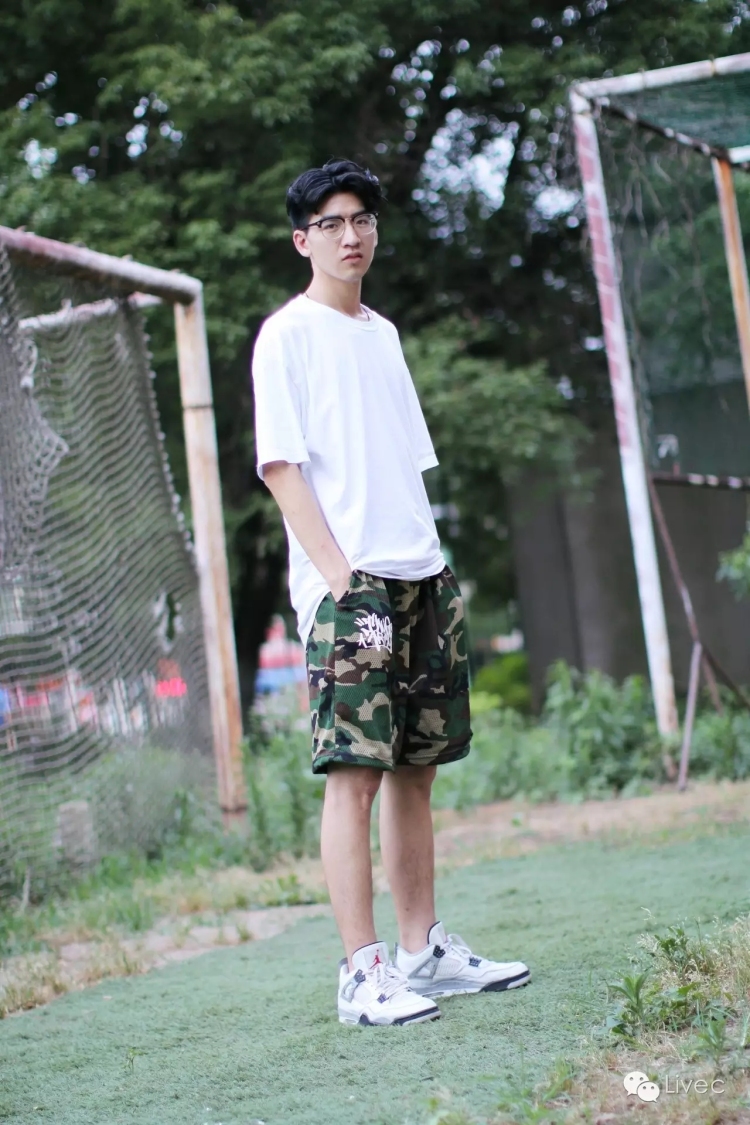 叉烧肉盖浇饭-江苏省·南京市·浦口区-微博-之前做过服装搭配模特,所以希望找一个淘宝模特类的求职,喜欢街舞