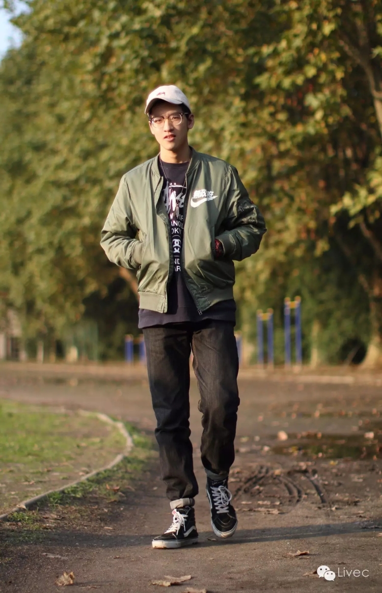 叉烧肉盖浇饭-江苏省·南京市·浦口区-微博-之前做过服装搭配模特,所以希望找一个淘宝模特类的求职,喜欢街舞