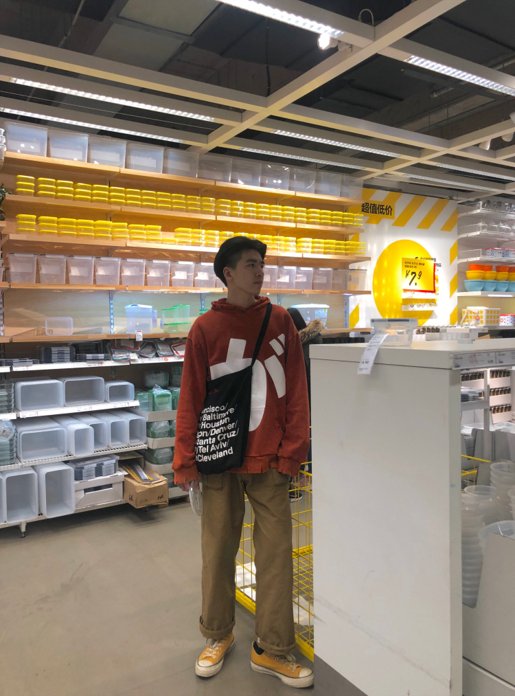 叉烧肉盖浇饭-江苏省·南京市·浦口区-微博-之前做过服装搭配模特,所以希望找一个淘宝模特类的求职,喜欢街舞