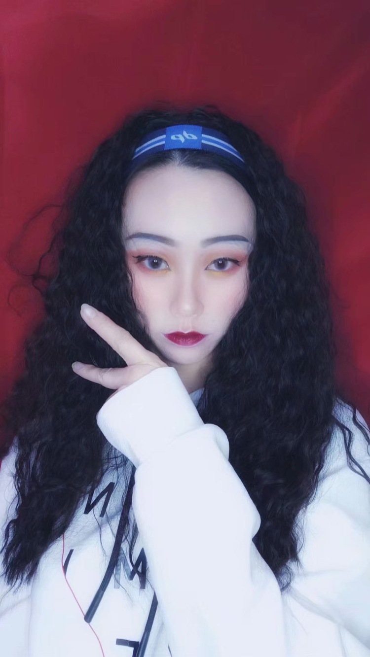 李肉肉💋-内蒙古自治区·鄂尔多斯市·东胜区-朋友圈-会化妆会P图 正在做美妆方面
身高168 体重115 S型身材
性格好 有耐心
期待一份长期合作的工作