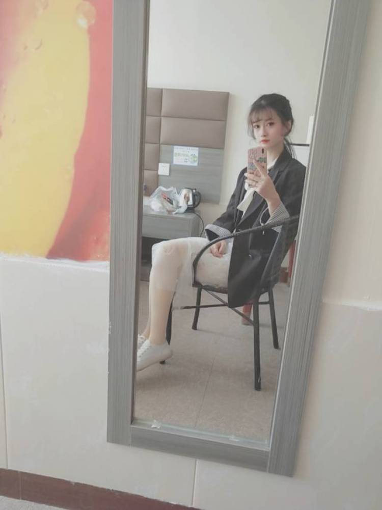 乔妹vov_-内蒙古自治区·乌兰察布市·丰镇市-抖音    快手-身高167    体重97
爱好自拍   会修图
希望找一个网拍