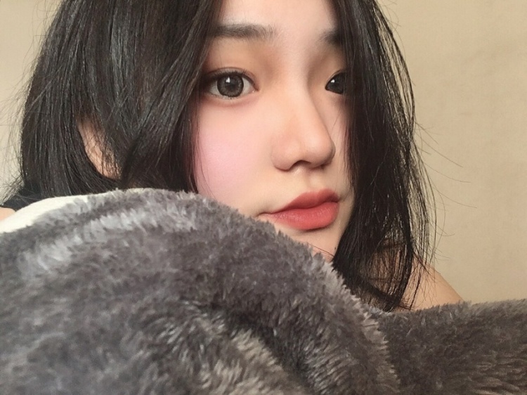 R-山东省·济南市·历下区--换风格了 近期想接美瞳和口红