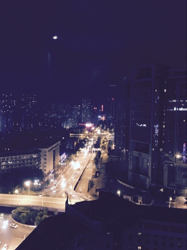 不会哭的女人-湖北省·武汉市·东西湖区--喜欢拍照，想找个兼职，可接淘宝网拍，佣金可议