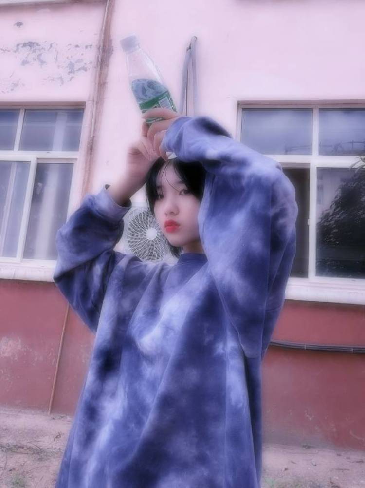 小徐小徐搞笑咸鱼.-山东省·济宁市·嘉祥县-抖音 ***-美甲师 时间随便 本人身高156 体重76斤 喜欢拍照 会p图 想尝试更多的风格