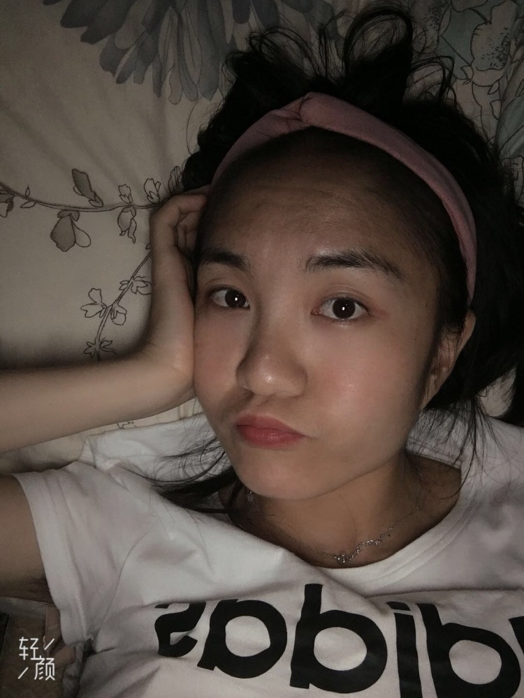 菲~-云南省·楚雄彝族自治州·楚雄市-抖音,微博,朋友圈-喜欢唱歌,拍照,服装搭配,微博粉丝241抖音粉丝282,性格开朗活泼,文字编辑还可以,期待合作~谢谢~