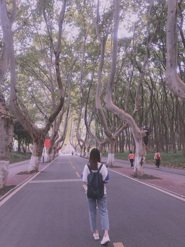 余初见-广东省·广州市·越秀区-抖音 知乎 *** -后期修图 高质量各种买家秀