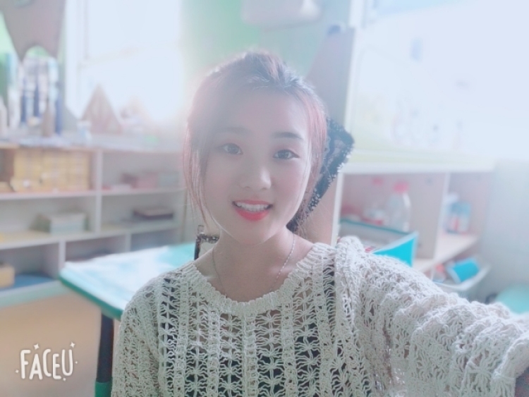 🌸阿小莹🌸-河南省·郑州市·管城回族区-抖音  快手  小红-每个时期的自己   不同阶段的自己