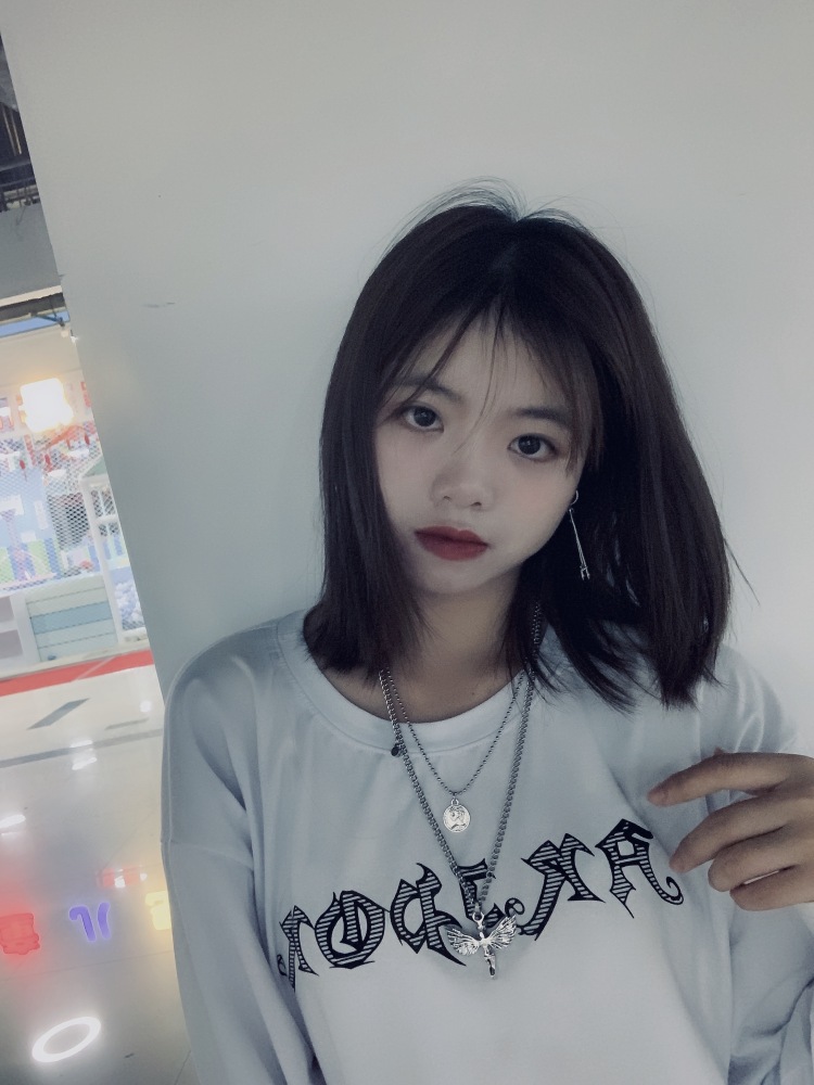 玲子-广东省·广州市·南沙区--酷酷的耳钉、项链网拍,我是跳爵士的,这种风格的配饰很适合,很喜欢