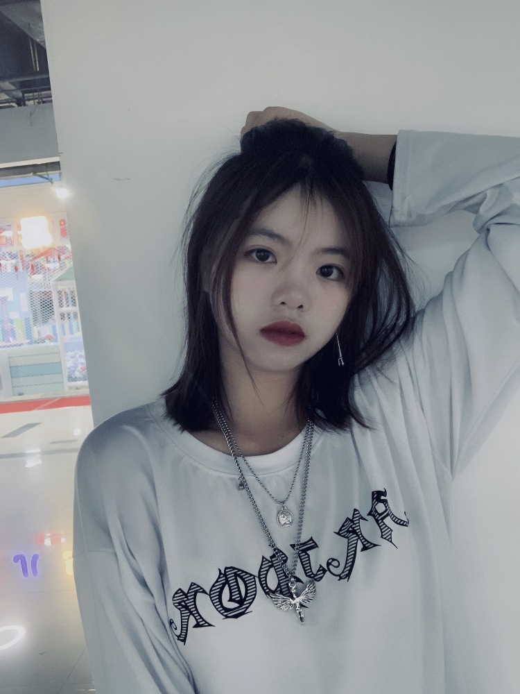 玲子-广东省·广州市·南沙区--酷酷的耳钉、项链网拍,我是跳爵士的,这种风格的配饰很适合,很喜欢