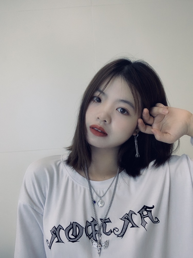 玲子-广东省·广州市·南沙区--酷酷的耳钉、项链网拍,我是跳爵士的,这种风格的配饰很适合,很喜欢