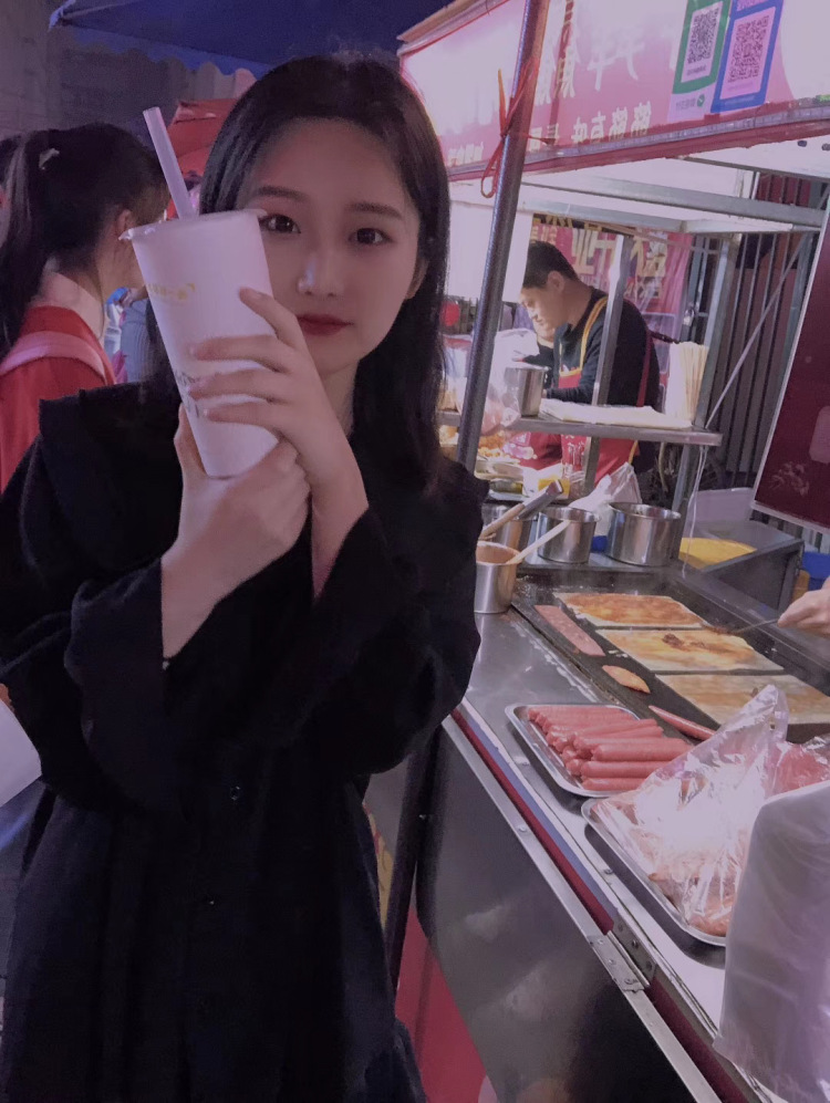 💃🏻💃🏻-陕西省·西安市·雁塔区-抖音 微博 -平时想做一个兼职,网拍
本人160。 49
风格不定 价格可商量