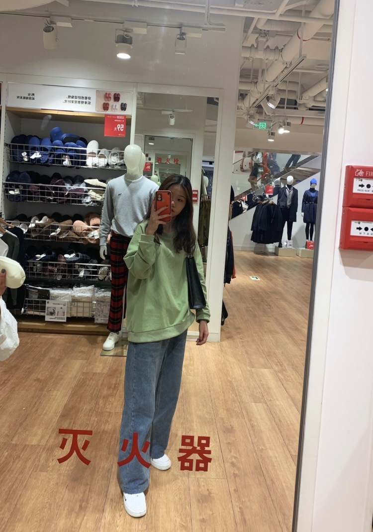 小白菜-广东省·广州市·白云区--真诚求网拍兼职，风格都ok。身高159 体重82斤。