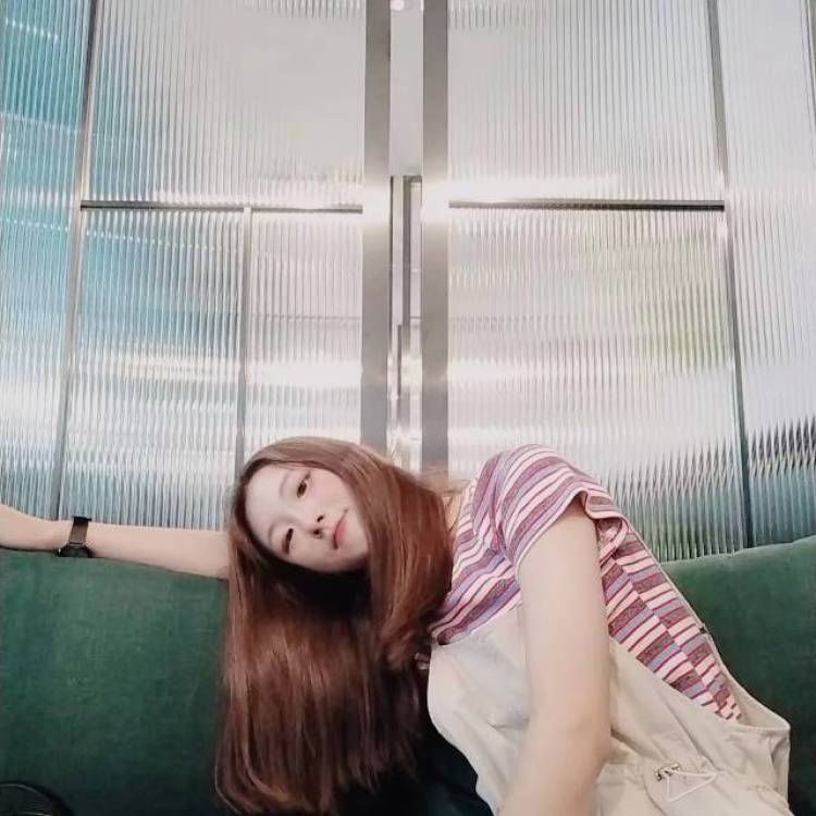 ᑋᵉᑊᑊᵒ ·-北京市·北京市·房山区-抖音 微博 ***-身高167cm,体重46kg,主接买家秀网拍寄拍,可接任何风格。衣服 包包 饰品 等均可。会PS可修片,出图快,效率高,以下均是个人拍摄的生活照。有合作意向的联系我哦。