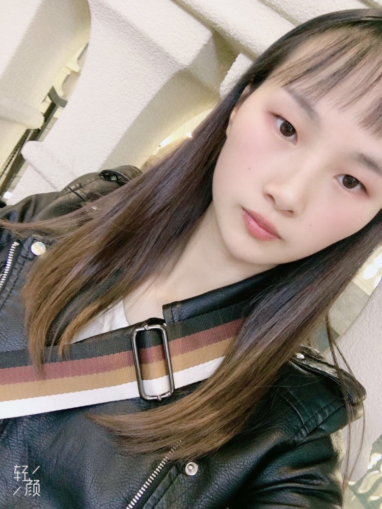 じFF・ิϖ・ิve 锦宝儿ツ-贵州省·贵阳市·云岩区-抖音-第一次了解这个平台,感觉还不错,我喜欢拍照,希望可以给我个机会。