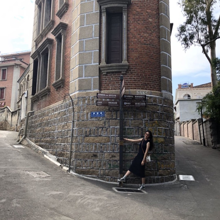 biu-安徽省·合肥市·瑶海区--身高174,体重110左右,喜欢拍照,会一点p图,图一是为一个淘宝花店拍的网图,其他是生活照,前四张有p,后四张原相机。学生想兼职时间较充裕