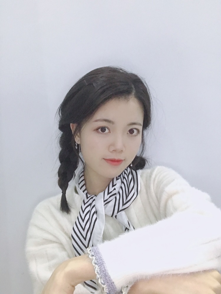 摸依凹-贵州省·铜仁市·玉屏侗族自治县-微博 *** 抖音 -本人身高165体重47Kg，爱好摄影，拍照，拍小视频，空闲时间较多，希望能有一份网拍兼职工作，有意向的可联系我