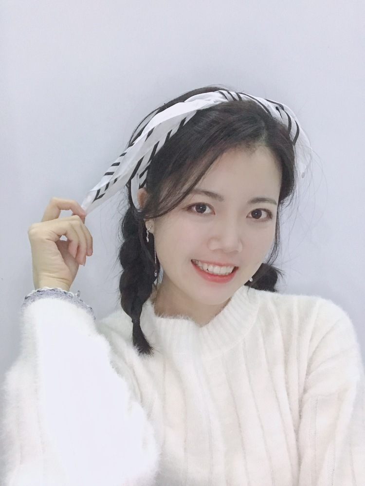 摸依凹-贵州省·铜仁市·玉屏侗族自治县-微博 *** 抖音 -本人身高165体重47Kg，爱好摄影，拍照，拍小视频，空闲时间较多，希望能有一份网拍兼职工作，有意向的可联系我