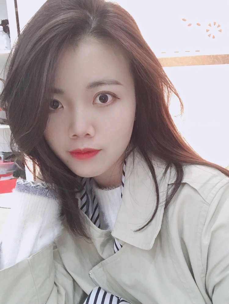 摸依凹-贵州省·铜仁市·玉屏侗族自治县-微博 *** 抖音 -本人身高165体重47Kg，爱好摄影，拍照，拍小视频，空闲时间较多，希望能有一份网拍兼职工作，有意向的可联系我