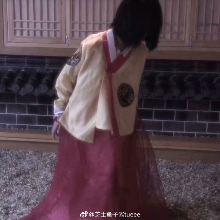 小辰-江苏省·南京市·鼓楼区-全民k歌-接送拍(不垫付) 买家秀 制作海报 网拍反馈等等🉑️驾驭各种类型的衣服 掌握各种p图软件