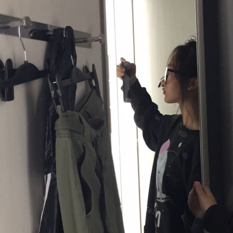 小辰-江苏省·南京市·鼓楼区-全民k歌-接送拍(不垫付) 买家秀 制作海报 网拍反馈等等🉑️驾驭各种类型的衣服 掌握各种p图软件