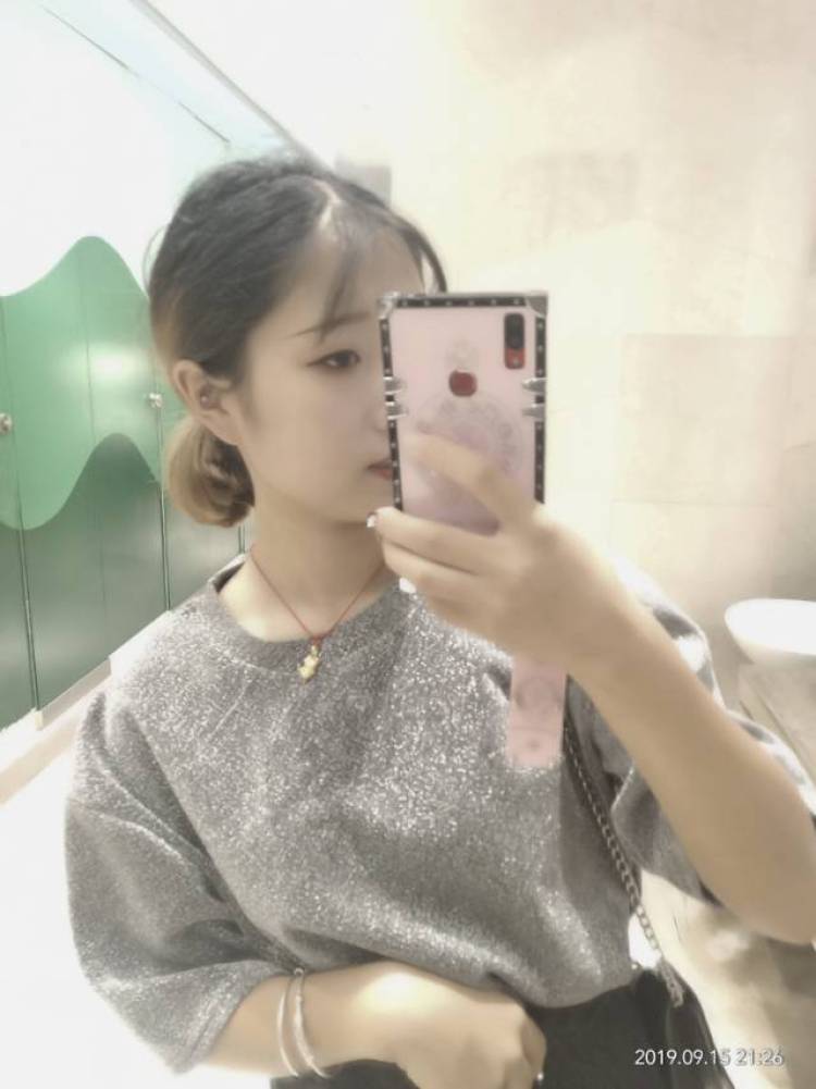 人间不值得-贵州省·黔西南布依族苗族自治州·兴义市-快手 -可寄拍
装饰品拍照,会p图,买家秀 服装,饰品鞋帽包包美瞳都可接,会各种搭配,有需要可找