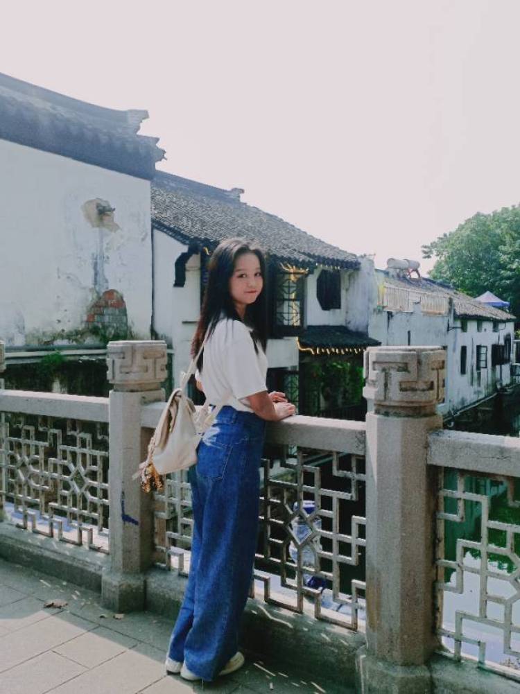 莫莫-江苏省·苏州市·张家港市--接网拍,寄拍,可盐可甜,可清纯可性感。