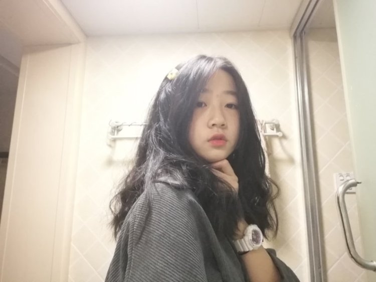 丸子-湖南省·长沙市·浏阳市-抖音-身高160体重95,接寄拍,会P图,可以是lolita,jks,装饰品