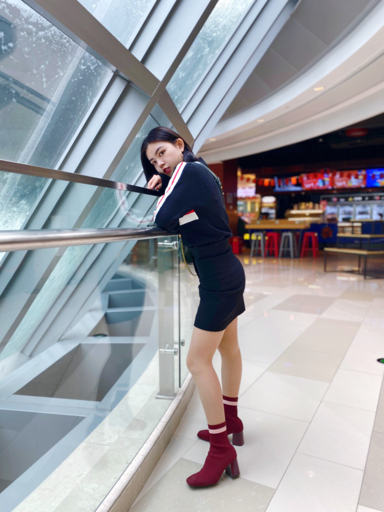 潘小潘-上海市·上海市·长宁区-微博 抖音 ***-会拍美美的照片和视频 详情页 主图视频都🉑️衣服、配饰、鞋子、包包都可以接单