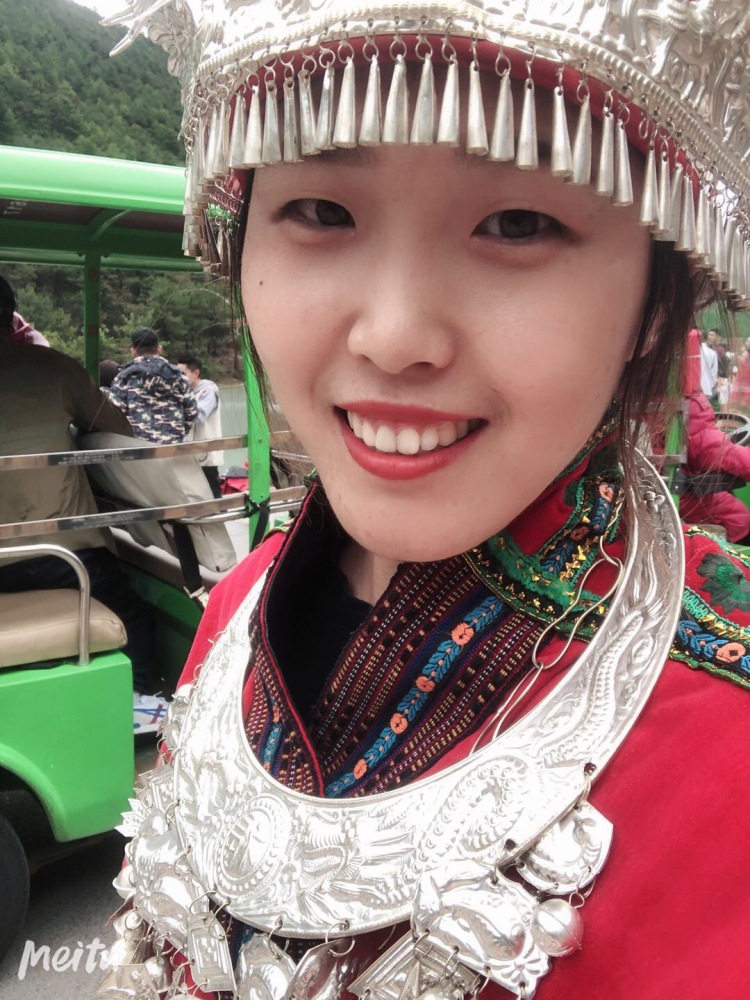 阿拉灯神丁-北京市·北京市·海淀区-抖音,微博-素人一个,没有粉丝,可接裤子,上衣,饰品
