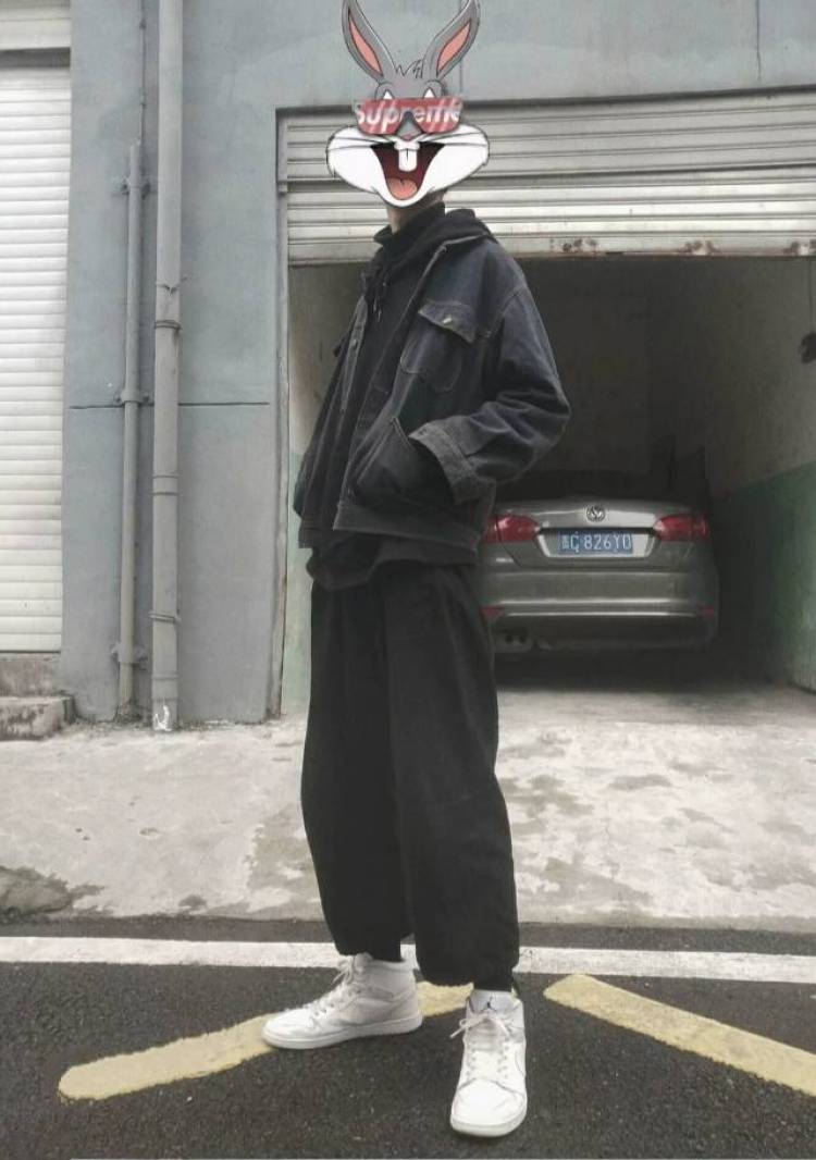 辣 手 摧 花🎇-贵州省·遵义市·汇川区-快手-本人学生一个 身高178 体重116 可接外套 卫衣 裤子 鞋子 衬衣 等 快手粉丝430