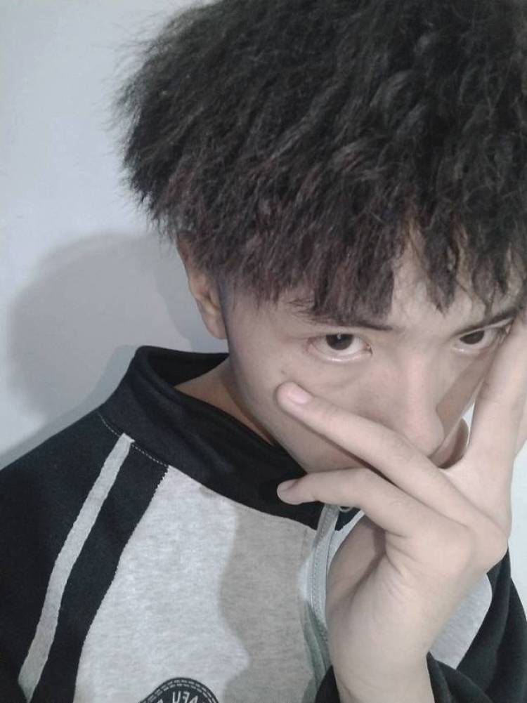 辣 手 摧 花🎇-贵州省·遵义市·汇川区-快手-本人学生一个 身高178 体重116 可接外套 卫衣 裤子 鞋子 衬衣 等 快手粉丝430