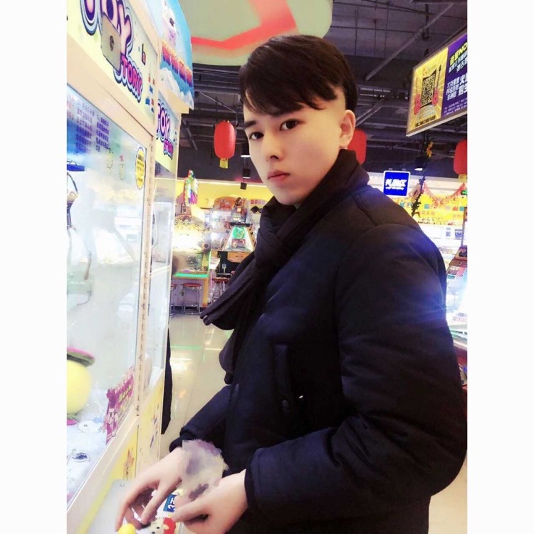 A 🕴🏻 L I Y I .-新疆维吾尔自治区·乌鲁木齐市·新市区-抖音-可接网拍 买家秀 商业拍摄等合作