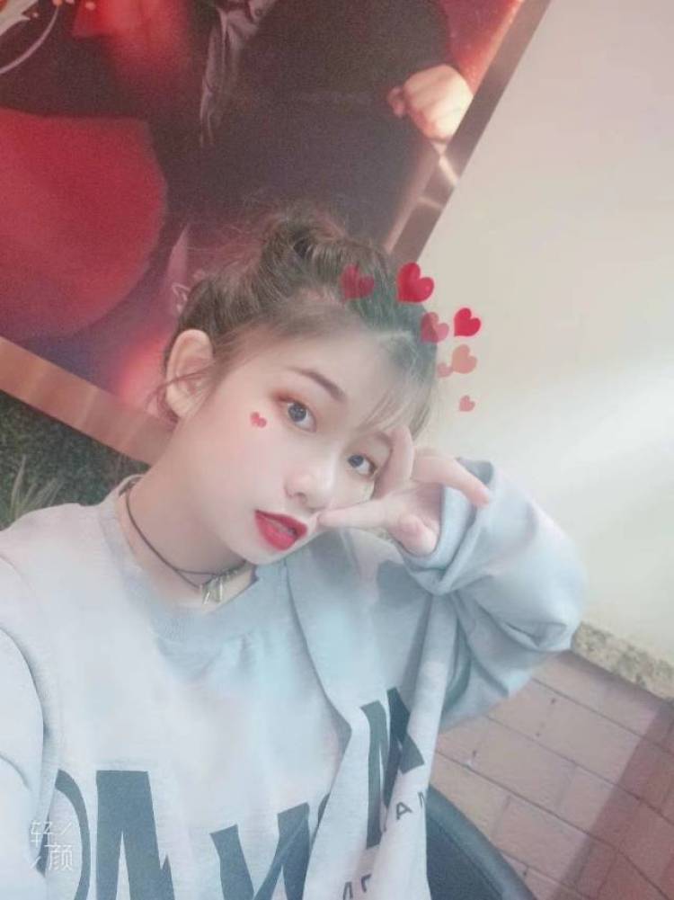 coki-江西省·景德镇市·珠山区--新人报道,会p图,时间充足,想在平台找个兼职!可以驾驭各种风格的衣服