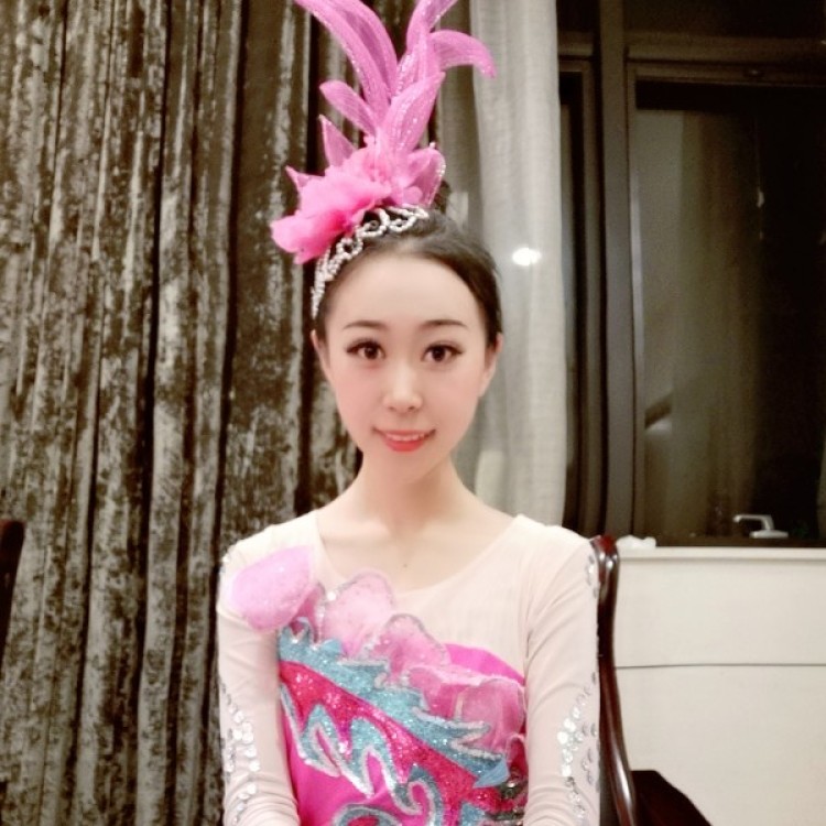 -0oppe🐱-山东省·淄博市·张店区-抖音，微博，***-身高166，体重96，会p图，爱拍照，接寄拍，舞蹈专业，各种风格都可以驾驭，可约拍！