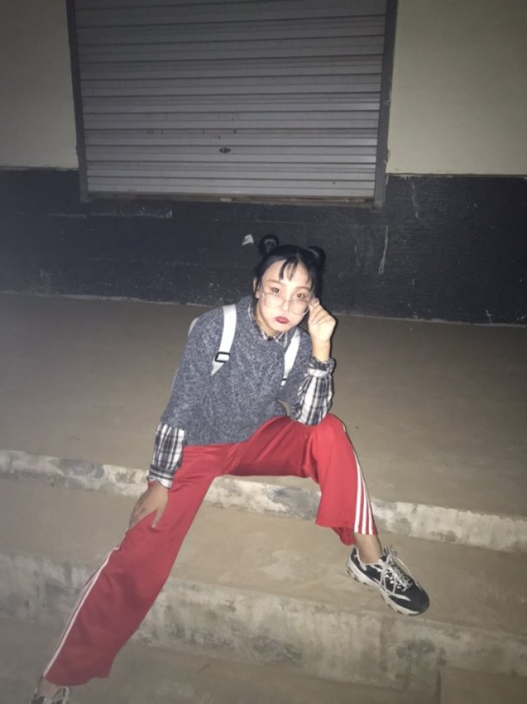 怪你过分美丽-四川省·成都市·郫都区-快手 朋友圈-大一本科 专业舞蹈表演 空虚时间多 会p图 身边姐妹会拍照