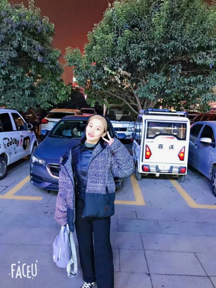 怪你过分美丽-四川省·成都市·郫都区-快手 朋友圈-大一本科 专业舞蹈表演 空虚时间多 会p图 身边姐妹会拍照