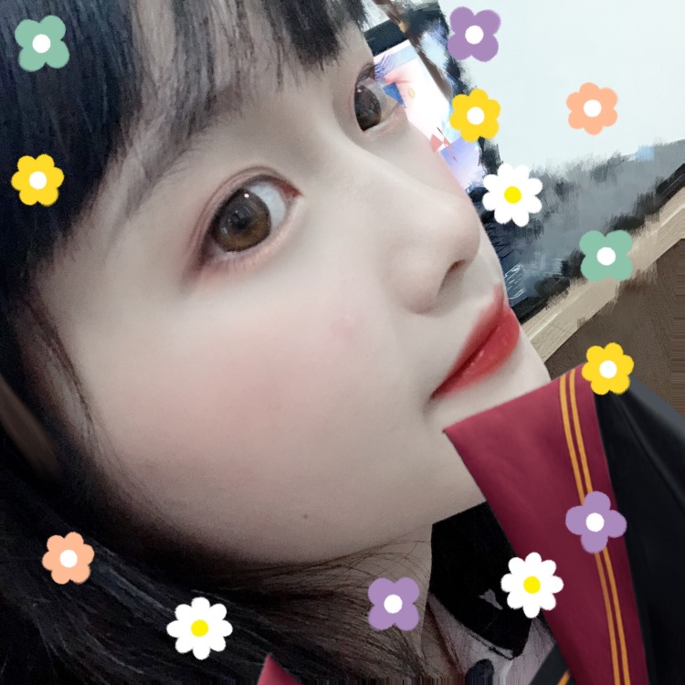 安安-广东省·深圳市·宝安区--这是一些之前拍的买家秀，美瞳和衣服。素人，肤白清瘦，没有多少粉丝。