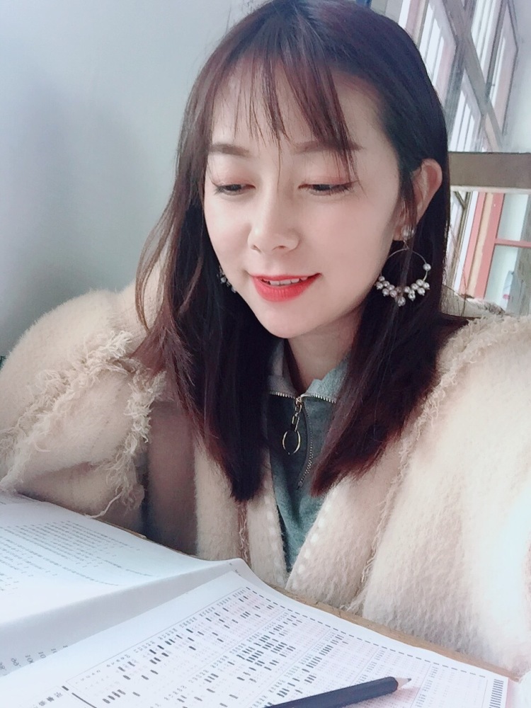 杨杨杨-陕西省·咸阳市·兴平市-抖音-本人幼师一枚，平时喜欢拍照，p图
有一个6岁儿子，可拍男童装